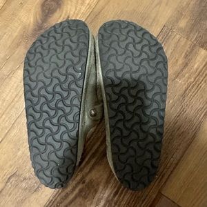 Birkenstock Suede Leather Clog (gently worn)